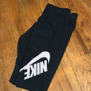 Dark blue Nike leggings
